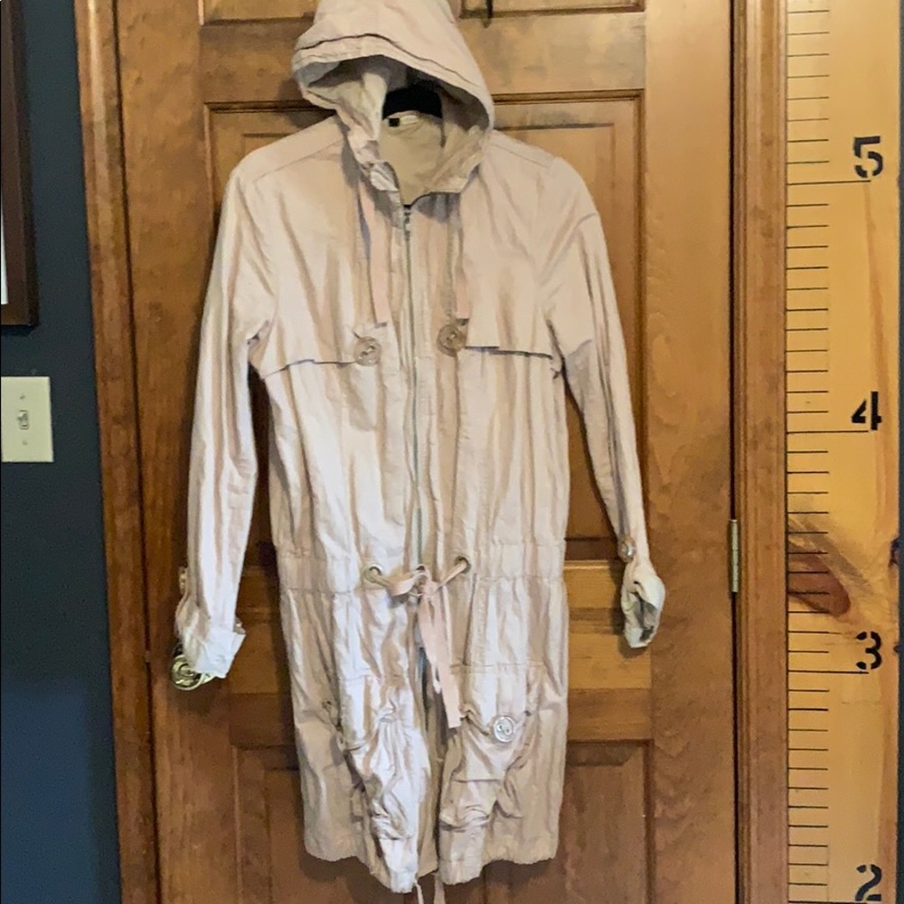 Cringe waist trench!! Perfect for warmer weather